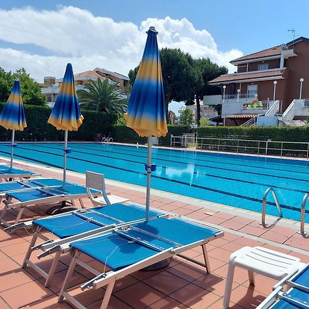Residence Aurora Wellness & Spa Альбенга Экстерьер фото