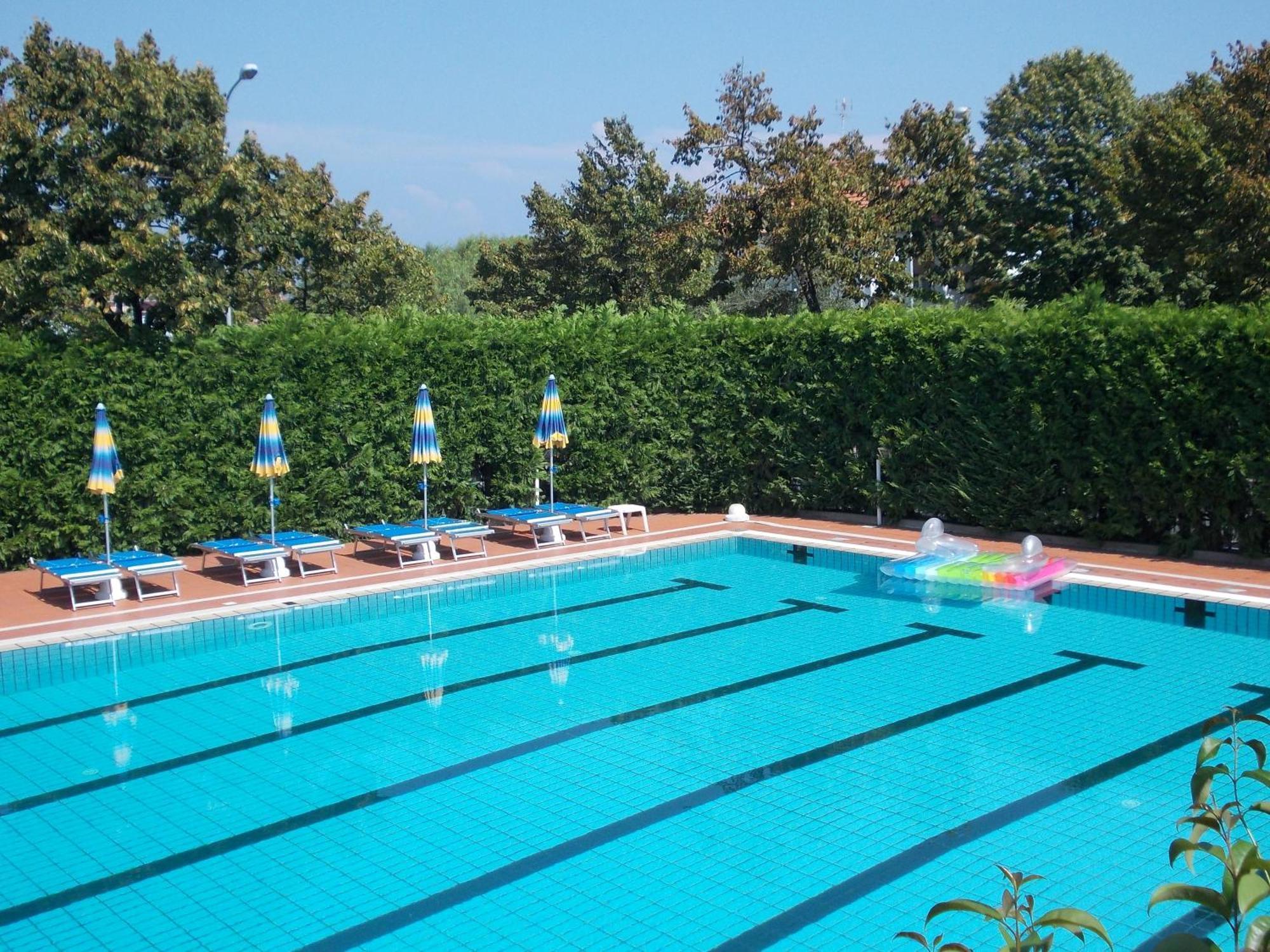Residence Aurora Wellness & Spa Альбенга Экстерьер фото