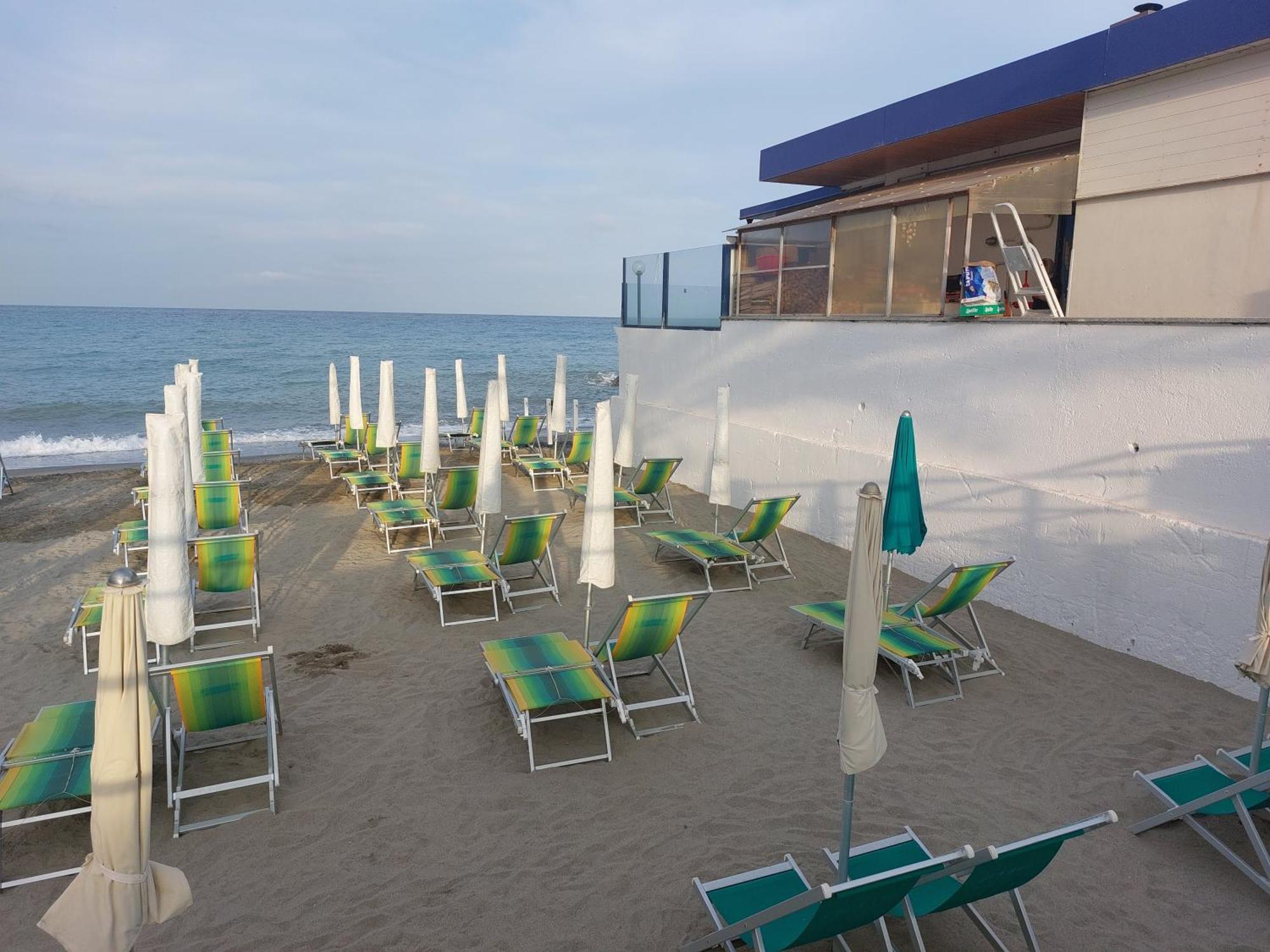 Residence Aurora Wellness & Spa Альбенга Экстерьер фото