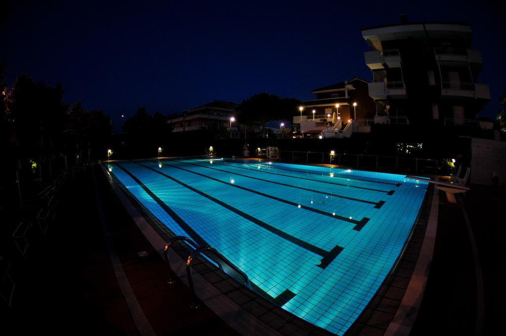 Residence Aurora Wellness & Spa Альбенга Экстерьер фото