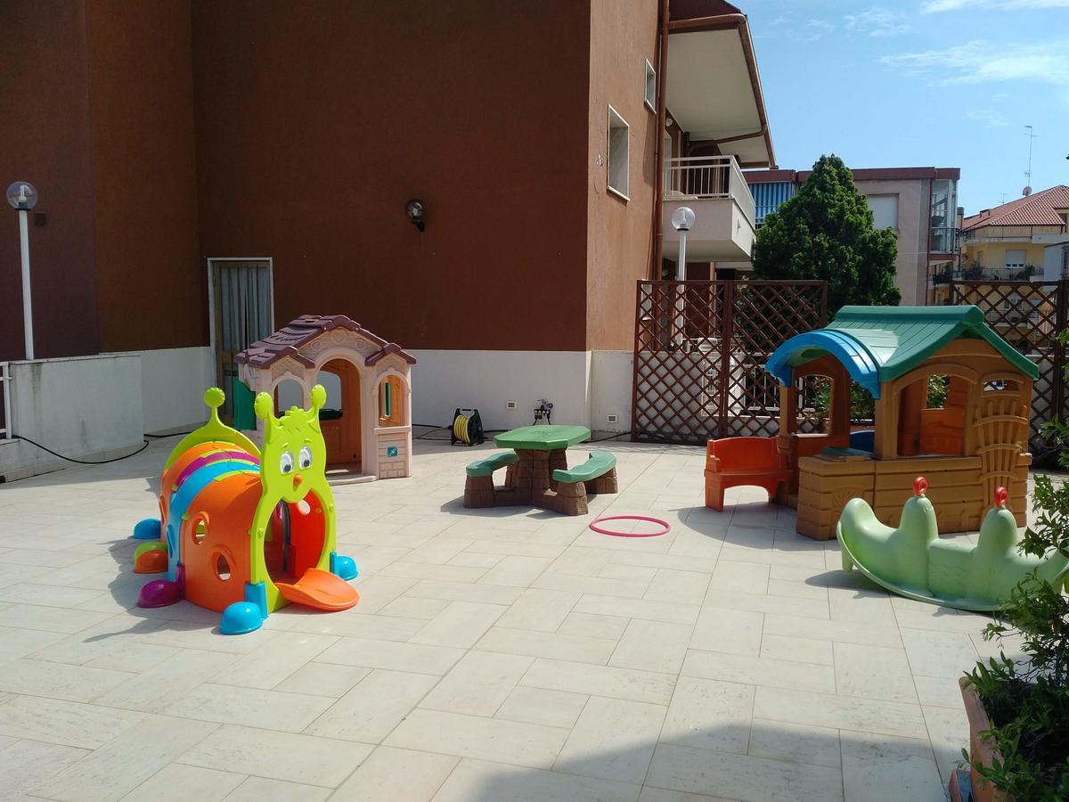 Residence Aurora Wellness & Spa Альбенга Экстерьер фото
