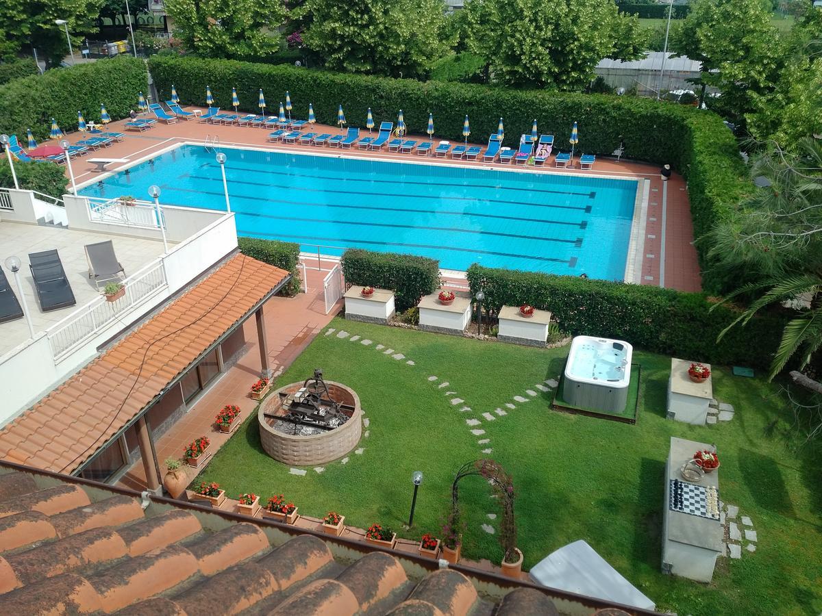 Residence Aurora Wellness & Spa Альбенга Экстерьер фото